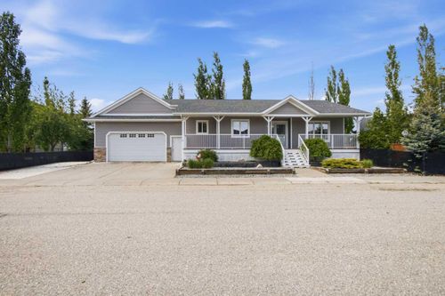 58 Aspen Cir, Strathmore, AB, T1P1X8 | Card Image