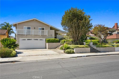 8392 Snowbird Dr, Huntington Beach, CA, 92646 | Card Image