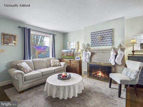 467 Heintzelman Ave, CHAMBERSBURG, PA, 17201-1029 | Card Image