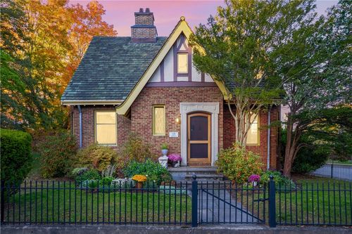 166 Lancaster St, Providence, RI, 02906-2533 | Card Image