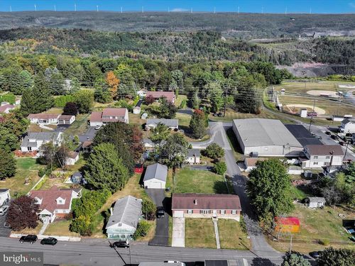 425 W John St, FRACKVILLE, PA, 17931-1113 | Card Image
