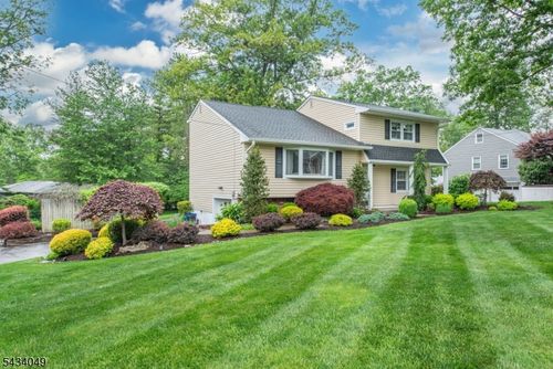 27 Bogert Rd, Pine Brook, NJ, 07058-9764 | Card Image