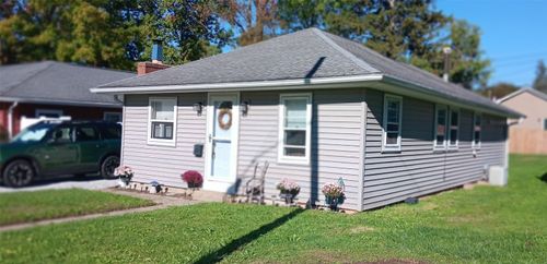 301 Blackstone Dr, Erie, PA, 16505-1712 | Card Image