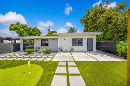 111 Nw 53rd St, Miami, FL, 33127-1917 | Card Image