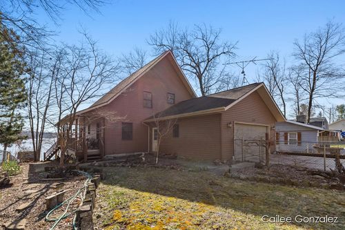 4328 N White Rd, Pierson, MI, 49339-9691 | Card Image