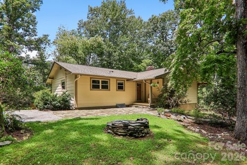 3 Edelweiss Dr, Horse Shoe, NC, 28742-9513 | Card Image