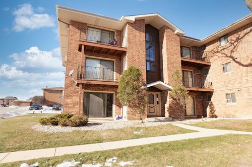 apt-3br-15741 Thomas Ln, Oak Forest, IL, 60452-5166 | Card Image