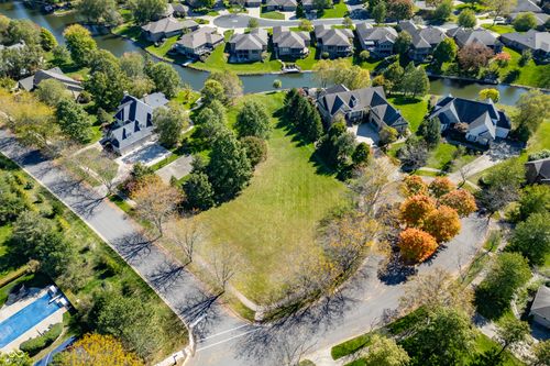 887 Box Turtle Court, Columbus, IN, 47201 | Card Image