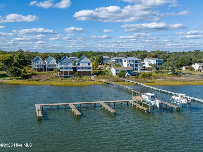 64 Pier View Court, Townhouse with 3 bedrooms, 4 bathrooms and 2 parking in Hampstead NC | Image 41