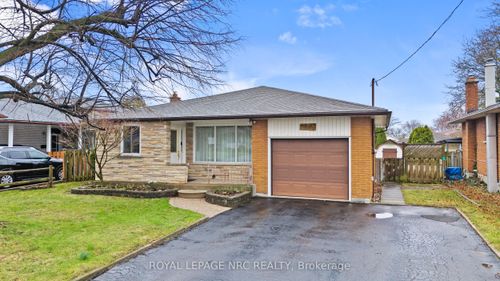 6722 Margaret St, Niagara Falls, ON, L2G2V3 | Card Image