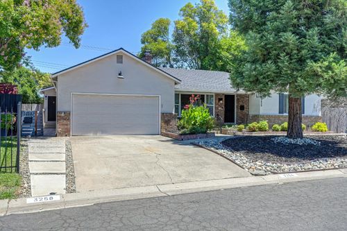 3256 Strevel Way, Sacramento, CA, 95825-7812 | Card Image