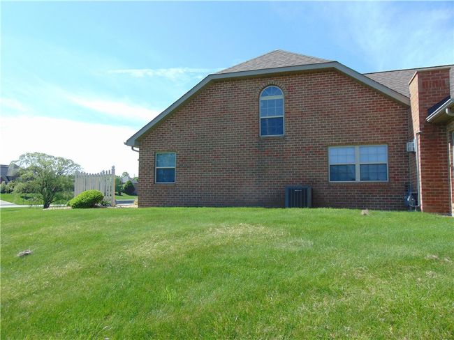 2007 Lake View Dr, Condo with 3 bedrooms, 3 bathrooms and 2 parking in Rostraver PA | Image 30