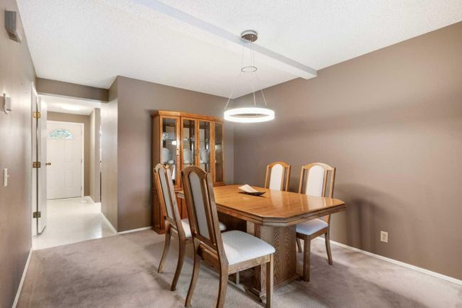 35 - 200 Shawnessy Drive Sw, Home with 2 bedrooms, 1 bathrooms and 1 parking in Calgary AB | Image 6
