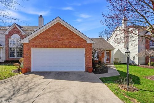 16506 Sunwood Oval, Strongsville, OH, 44136 | Card Image