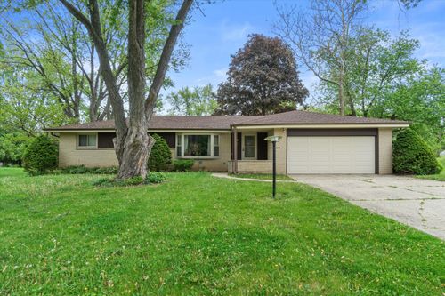 3210 S Ventura Dr, New Berlin, WI, 53151-4269 | Card Image