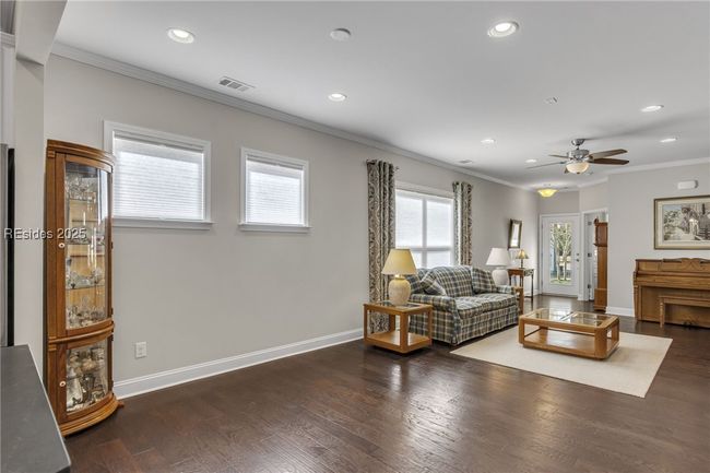 Dining Area | Image 16