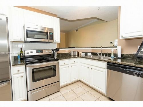 0-501 Knights Run Ave, Tampa, FL, 33602-5938 | Card Image