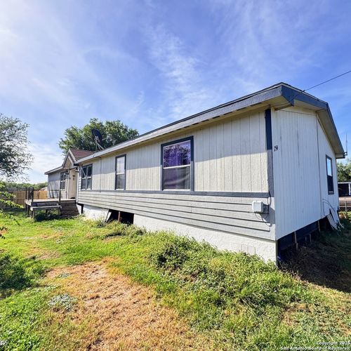754 Kayroe Rd, Adkins, TX, 78101-9796 | Card Image