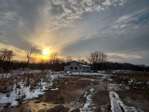 2255 25th Ave, Millbrook, MI, 49310-9429 | Card Image