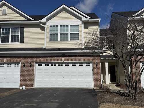 996 Como Cir, Hampshire, IL, 60140-5606 | Card Image