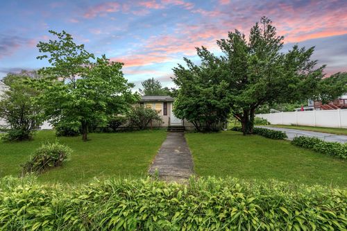 7 Therese Rd, Salem, NH, 03079-2076 | Card Image