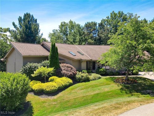 5575 Hummingbird Cir, Solon, OH, 44139-2089 | Card Image