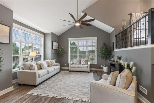 6388 Nw Sioux Dr, Kansas City, MO, 64152-3803 | Card Image