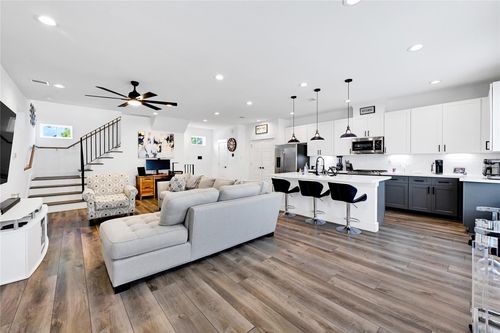 f-2056 Johanna Dr, Houston, TX, 77055-1702 | Card Image