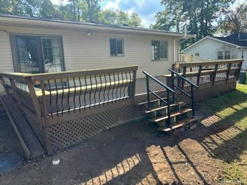 11041 Tillson Dr, South Lyon, MI, 48178-9318 | Card Image