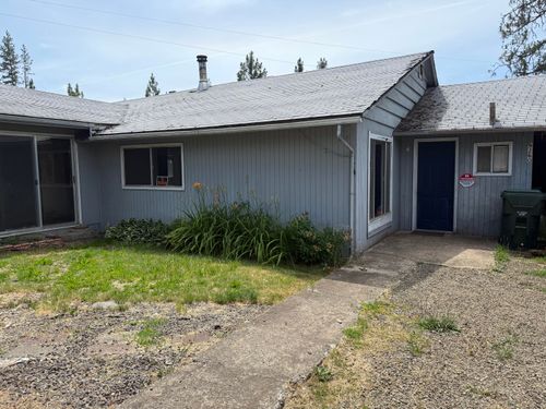 9260 Butte Falls Hwy, Eagle Point, OR, 97524-4521 | Card Image