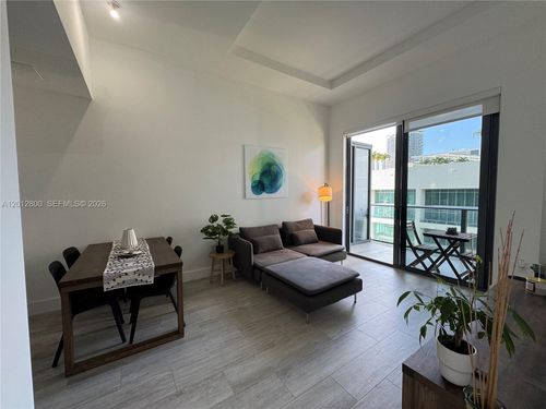l601-121 Ne 34th St, Miami, FL, 33137-3852 | Card Image
