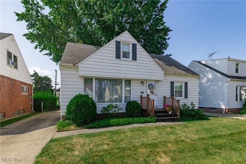 20470 Trebec Blvd, Euclid, OH, 44119-1810 | Card Image