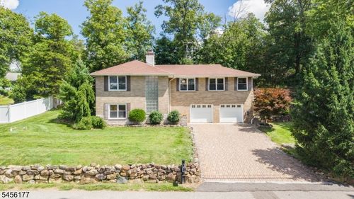 27 Dalewood Rd, Wayne, NJ, 07470-5342 | Card Image