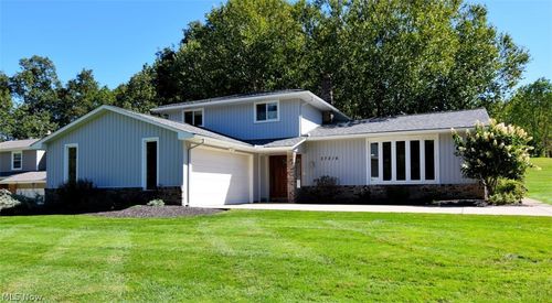 37216 Deer Run, Solon, OH, 44139-2563 | Card Image
