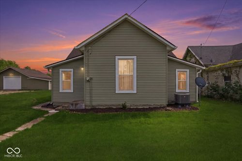 10941 N County Road 1050 E, Hope, IN, 47246-9671 | Card Image