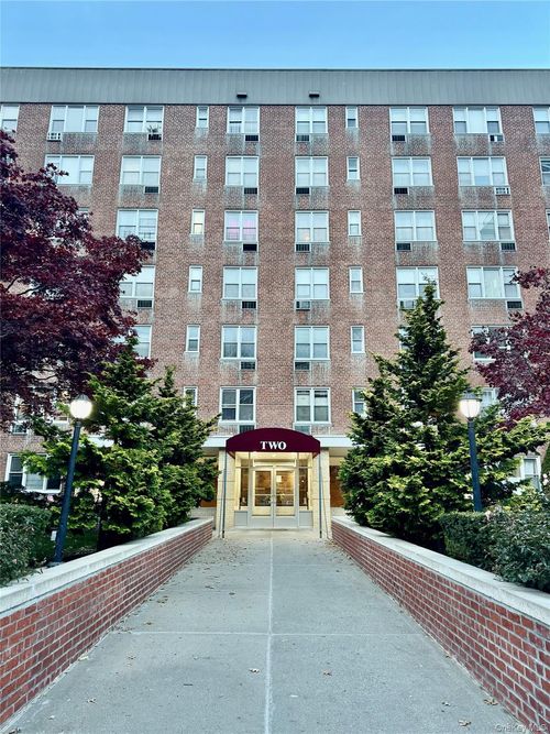 6n-2 Sadore Ln, Yonkers, NY, 10710-4802 | Card Image