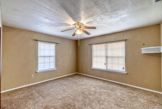 1390 Windmill Rd, House other with 2 bedrooms, 2 bathrooms and null parking in Uvalde TX | Image 10