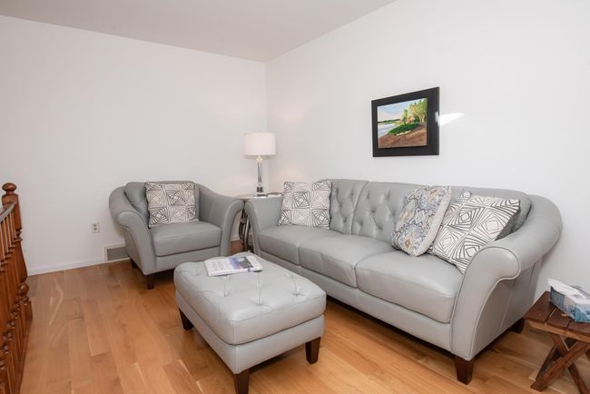 20 living room.jpg | Image 26