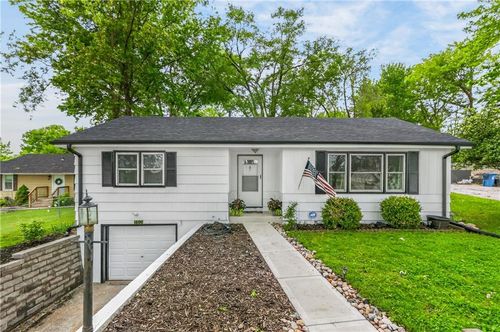 110 N Ridge Ave, Liberty, MO, 64068-1462 | Card Image