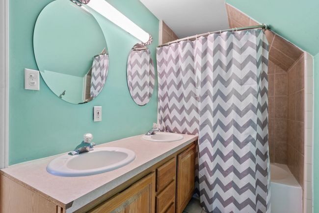 Full Bath, Dual Sinks | Image 20