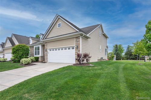 26727 Wilton Ct, New Hudson, MI, 48165-8079 | Card Image