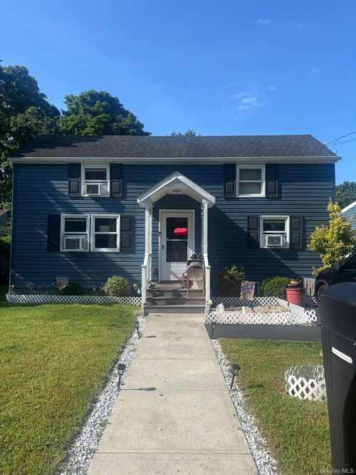 unit-10-16 Bellport Street, Brookhaven, NY, 11772 | Card Image