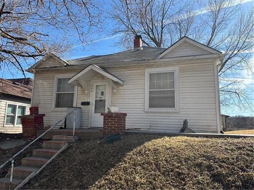 606 Harmon St, Saint Joseph, MO, 64504-1726 | Card Image