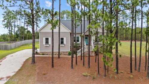 428 Gretchen Rd, West End, NC, 27376-8076 | Card Image