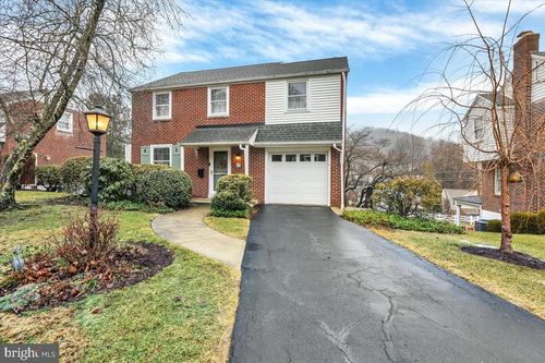 16 E 34th St, READING, PA, 19606-3119 | Card Image
