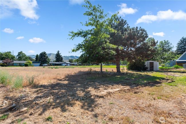 1715 Locust St, House other with 3 bedrooms, 1 bathrooms and 1 parking in Wenatchee WA | Image 32