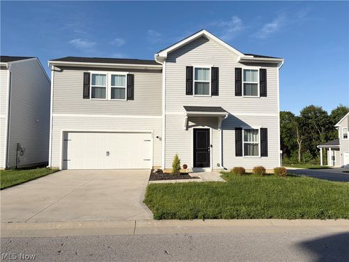 677 Crossings Ln, Akron, OH, 44320-3028 | Card Image