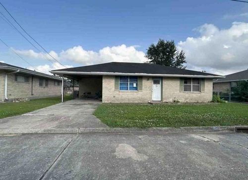 123 Adoue St, Houma, LA, 70360-4001 | Card Image