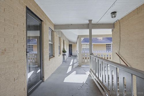 eu14-1107 E 45th Place S, Tulsa, OK, 74105 | Card Image