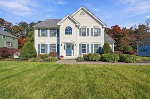 10 Ridgewood Rd, Plaistow, NH, 03865-2347 | Card Image